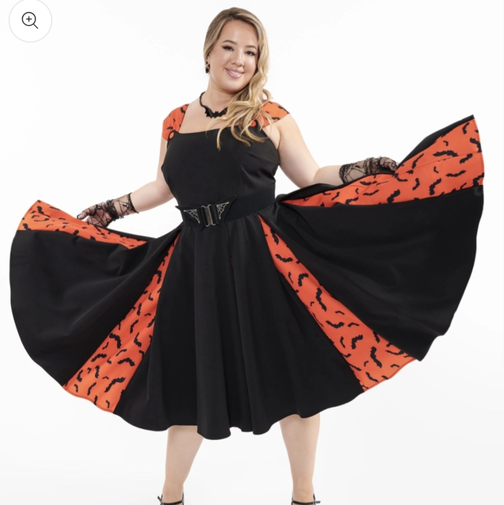 Unique Vintage 1950's Swing Bat dress
